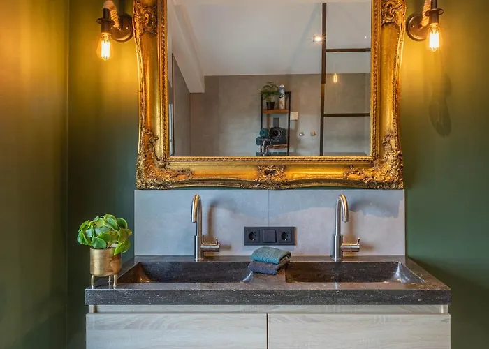 The Black Barn Çiftlik konaklama *